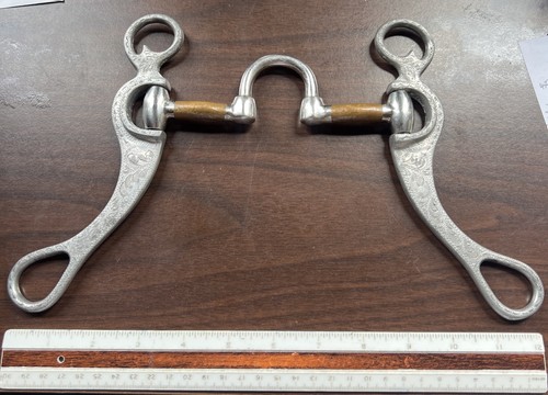 Engraved aluminum rocking - rocking, p